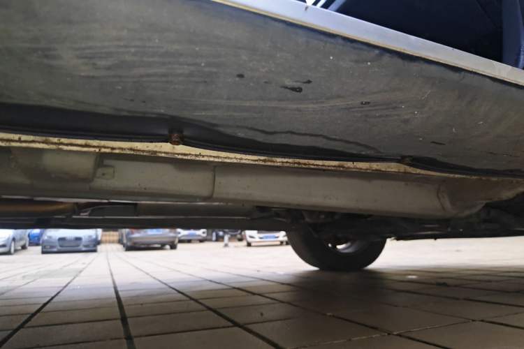 Used Zotye Domy X5 2017 Upgraded Model 1.5T CVT Governor Edition Right Side Sill