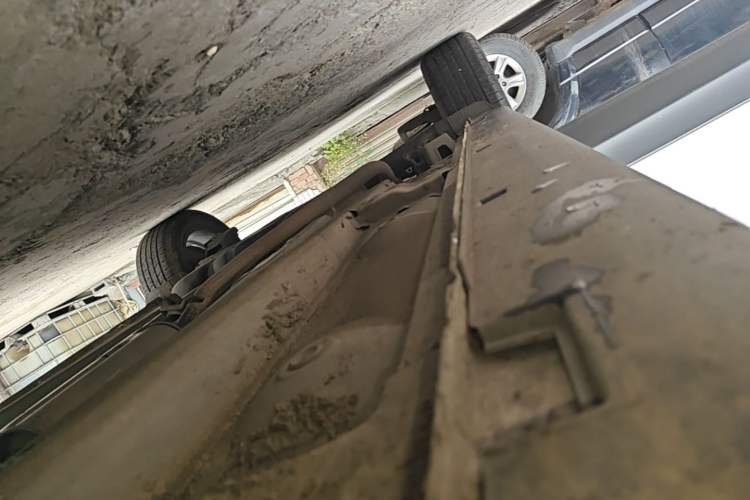 Used Zotye Domy X5 2017 Classic Edition 1.5T CVT Supreme Model Right Side Sill