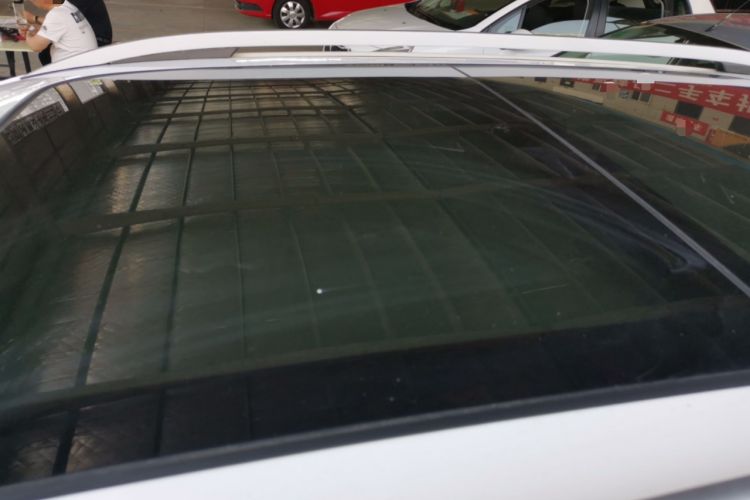 Used Zotye Domy X5 2017 Classic Edition 1.5T CVT Supreme Model Roof