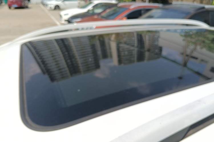 Used Zotye Domy X5 2017 Value Edition 1.6L Manual Fashion Model Roof