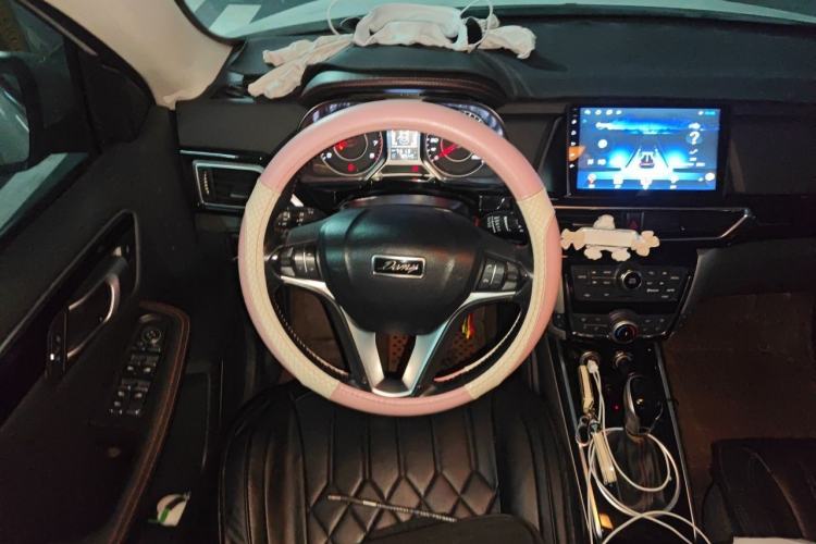 Used Zotye Domy X5 2017 Upgraded Model 1.5T CVT ZhiXian Edition Steering Wheel