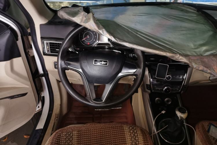 Used Zotye Domy X5 2017 Value Edition 1.6L Manual Fashion Model Steering Wheel
