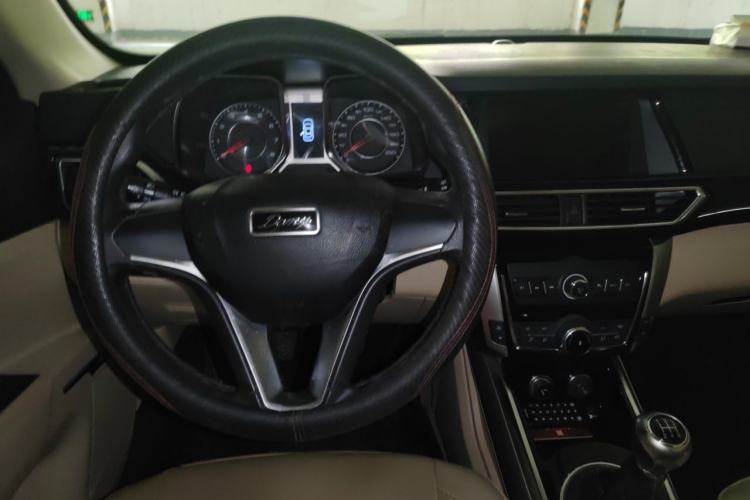 Used Zotye Domy X5 2017 Value Edition 1.6L Manual Fashion Model Steering Wheel