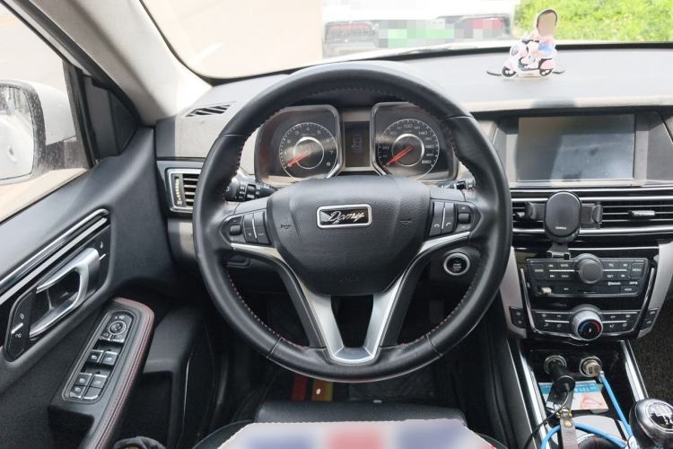 Used Zotye Domy X5 2017 Upgraded Model 1.5T Manual Supreme Edition Steering Wheel
