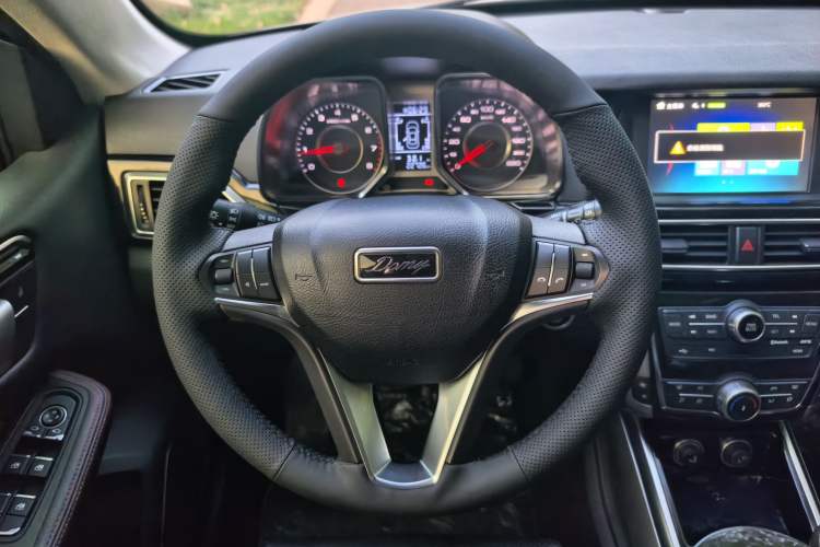 Used Zotye Domy X5 2017 Platinum Edition 1.5T Manual Luxury Model Steering Wheel
