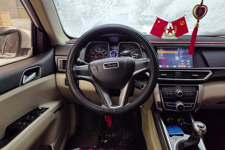 Used Zotye Domy X5 2017 Value Edition 1.6L Manual Fashion Model Steering Wheel