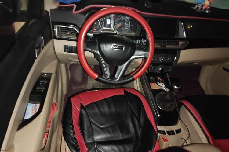 Used Zotye Domy X5 2017 Value Edition 1.6L Manual Fashion Model Steering Wheel