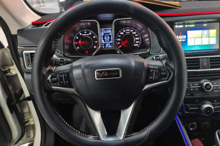 Used Zotye Domy X5 2017 Upgraded Model 1.5T CVT Governor Edition Steering Wheel