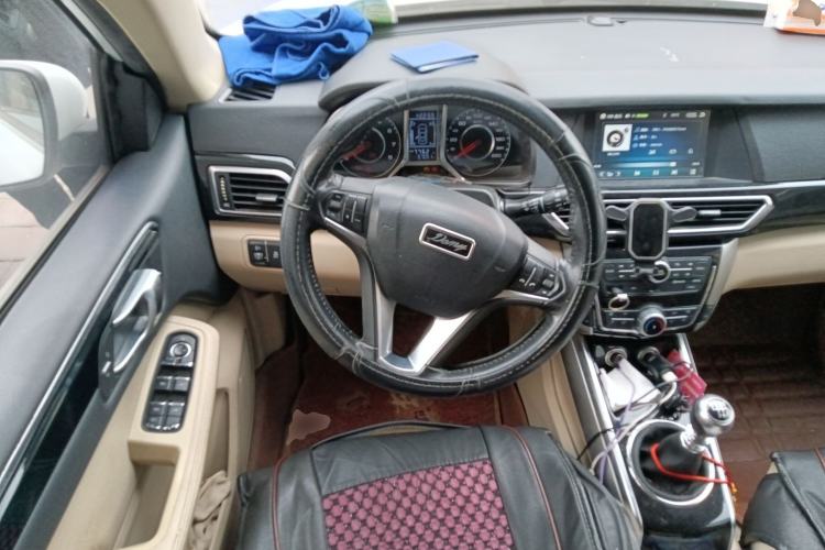 Used Zotye Domy X5 2017 Upgraded Model 1.5T Manual Luxury Version Steering Wheel