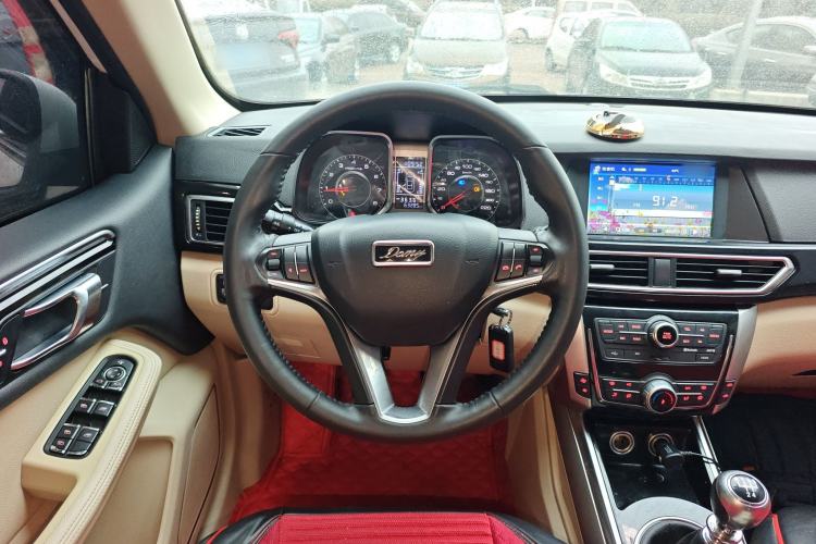 Used Zotye Domy X5 2017 Upgraded Model 1.5T Manual Luxury Version Steering Wheel
