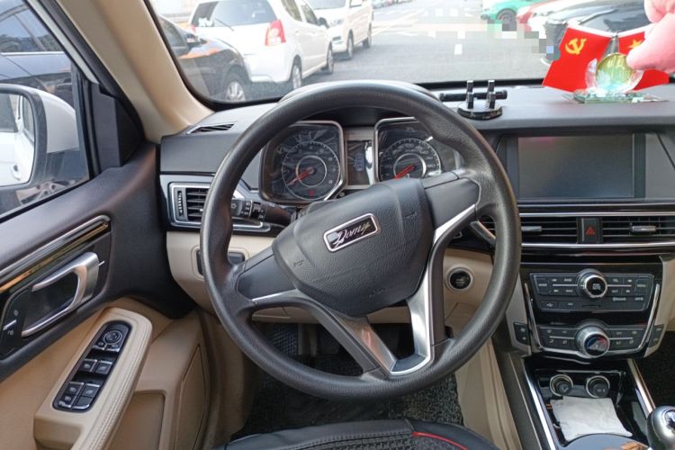 Used Zotye Domy X5 2017 Classic Edition 1.5T Manual Luxury Model Steering Wheel