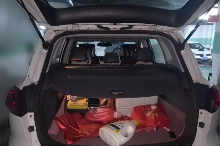 Used Zotye Domy X5 2017 Upgraded Model 1.5T Manual Luxury Edition Trunk