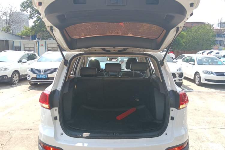 Used Zotye Domy X5 2017 Value Edition 1.6L Manual Fashion Model Trunk