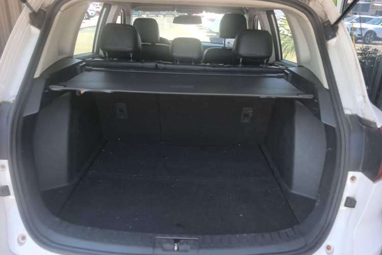 Used Zotye Domy X5 2017 Upgraded Model 1.5T Manual Luxury Edition Trunk