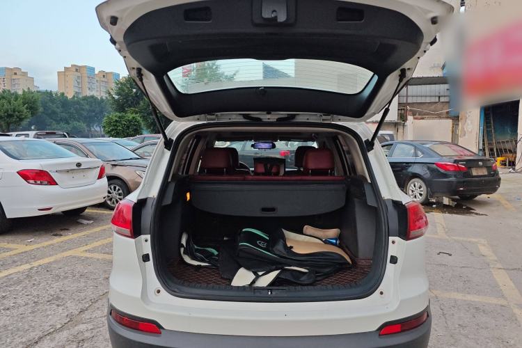 Used Zotye Domy X5 2017 Platinum Edition 1.5T Manual Luxury Model Trunk