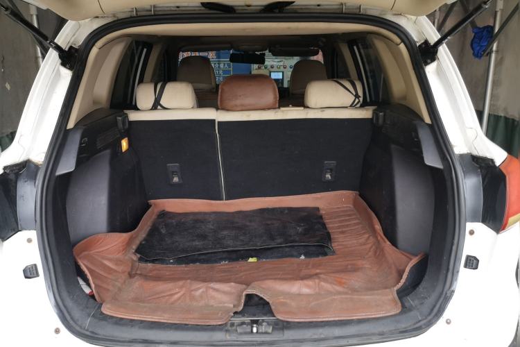 Used Zotye Domy X5 2017 Value Edition 1.6L Manual Fashion Model Trunk