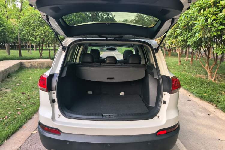 Used Zotye Domy X5 2017 Platinum Edition 1.5T Manual Luxury Model Trunk