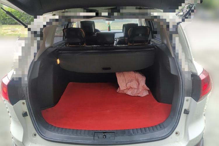 Used Zotye Domy X5 2017 Upgraded Model 1.5T Manual Luxury Edition Trunk