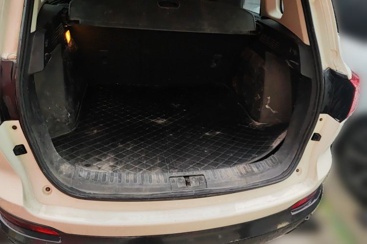Used Zotye Domy X5 2017 Upgraded Model 1.5T CVT ZhiXian Edition Trunk