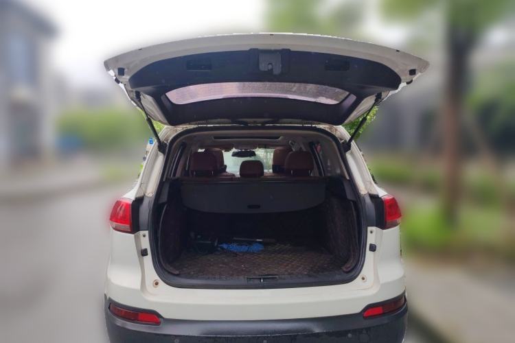Used Zotye Domy X5 2017 Upgraded Model 1.5T CVT Landlord Edition Trunk