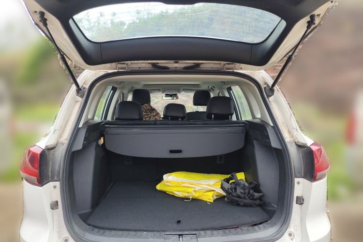 Used Zotye Domy X5 2017 Upgraded Model 1.5T Manual Luxury Version Trunk