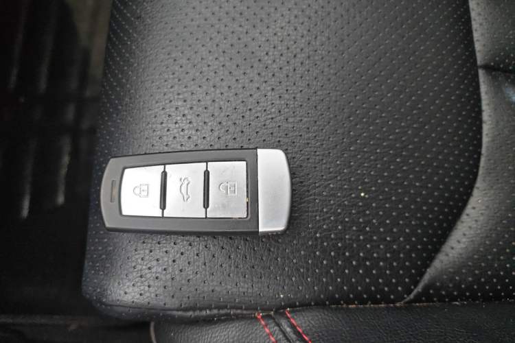 Used Zotye Domy X5 2017 Upgraded Model 1.5T CVT Governor Edition Vehicle Key