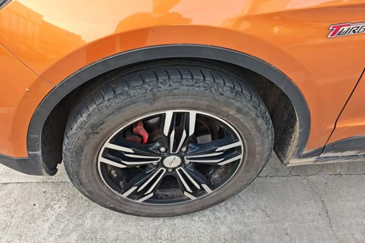 Used Zotye Domy X5 2017 Upgraded Model 1.5T Manual Luxury Edition Exterior 4