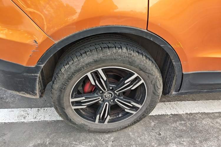 Used Zotye Domy X5 2017 Upgraded Model 1.5T Manual Luxury Edition Exterior 5