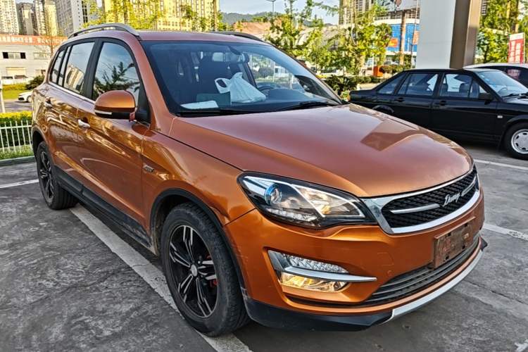 Used Zotye Domy X5 2017 Upgraded Model 1.5T Manual Luxury Edition Front Right 45 Deg