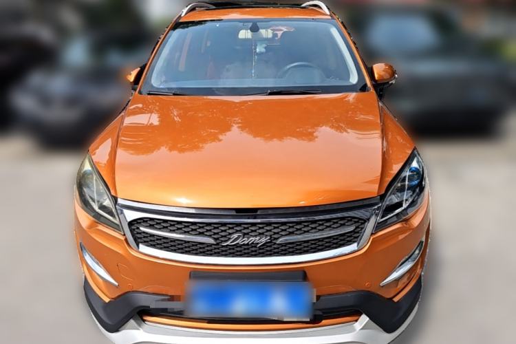 Used Zotye Domy X5 2017 Upgraded Model 1.5T Manual Luxury Edition Front