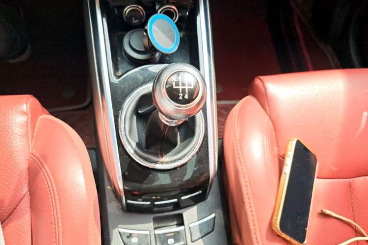 Used Zotye Domy X5 2017 Upgraded Model 1.5T Manual Luxury Edition Gear Lever