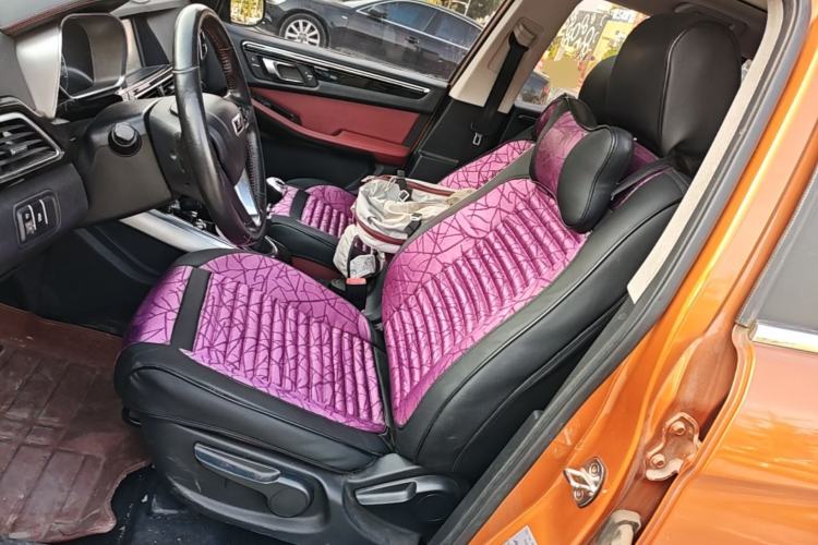 Used Zotye Domy X5 2017 Upgraded Model 1.5T Manual Luxury Edition Left Front Seat