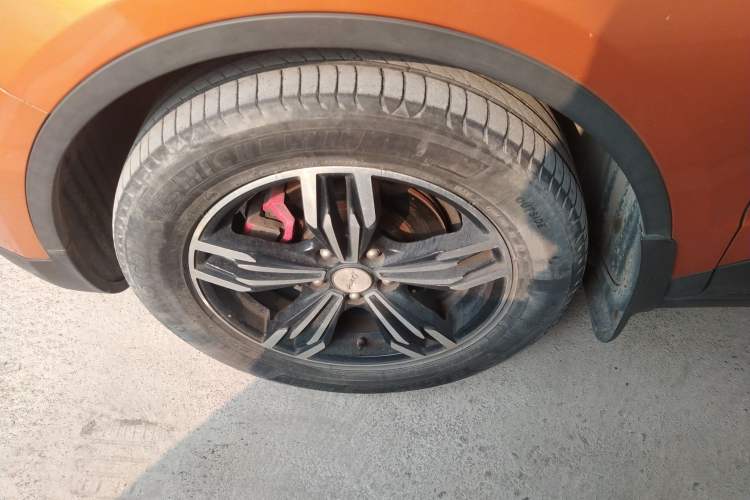 Used Zotye Domy X5 2017 Upgraded Model 1.5T Manual Luxury Edition Left Front Wheel Hub