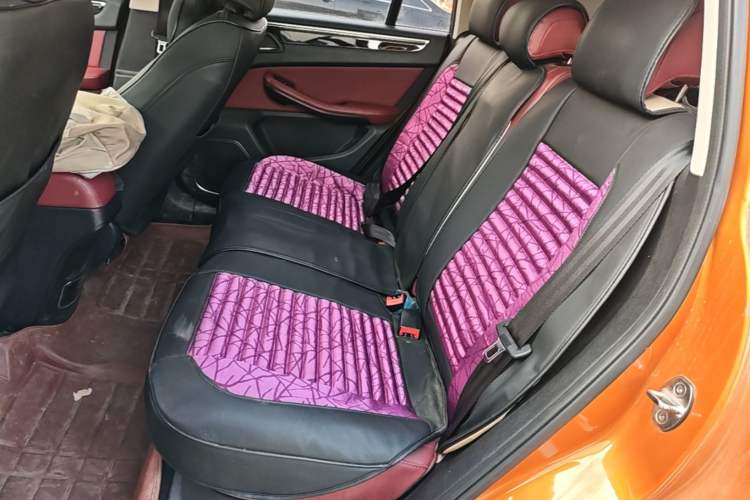 Used Zotye Domy X5 2017 Upgraded Model 1.5T Manual Luxury Edition Left Rear Seat