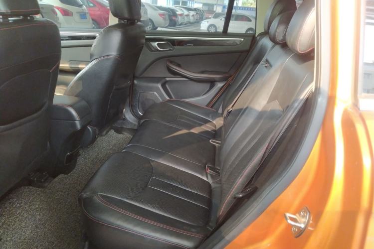 Used Zotye Domy X5 2017 Upgraded Model 1.5T Manual Luxury Edition Left Rear Seat