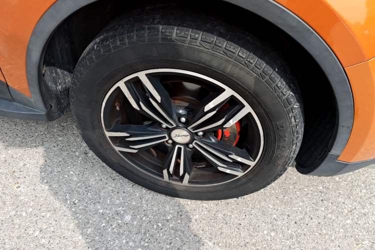 Used Zotye Domy X5 2017 Upgraded Model 1.5T Manual Luxury Edition Right Front Wheel Hub