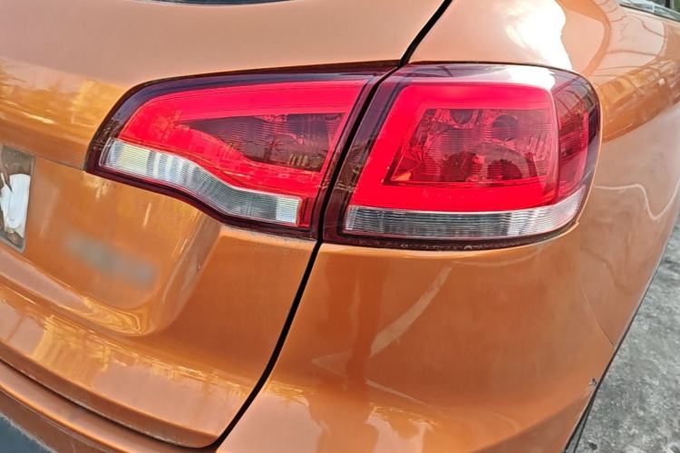 Used Zotye Domy X5 2017 Upgraded Model 1.5T Manual Luxury Edition Right Rear Taillight