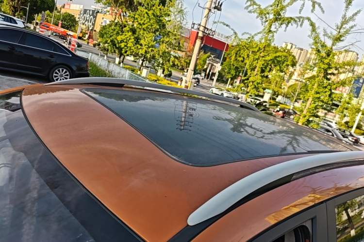 Used Zotye Domy X5 2017 Upgraded Model 1.5T Manual Luxury Edition Roof