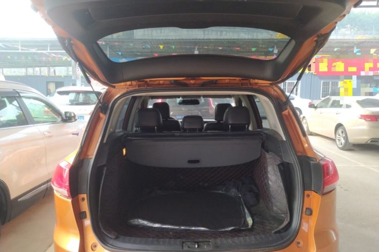 Used Zotye Domy X5 2017 Upgraded Model 1.5T Manual Luxury Edition Trunk