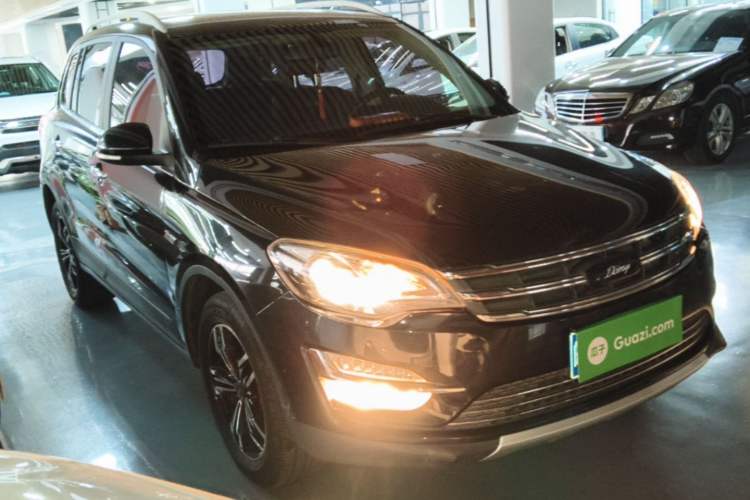 Used Zotye Domy X5 2018 Smart Connect Edition 1.5T CVT Prestige Model Front Right 45 Deg