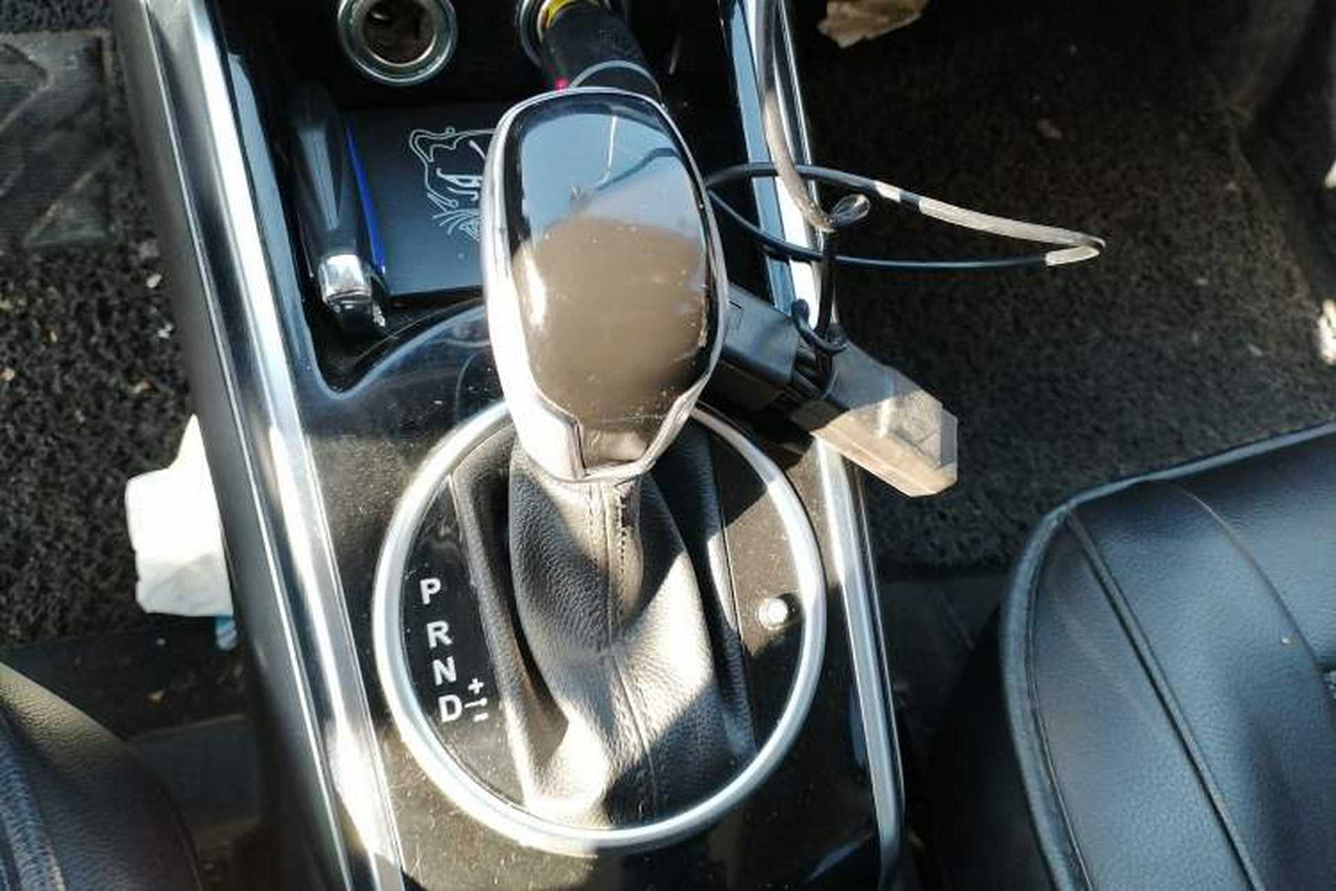 Used Zotye Domy X5 2018 Smart Connect Edition 1.5T CVT Prestige Model Gear Lever