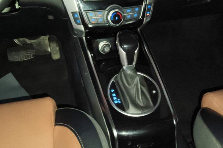 Used Zotye Domy X5 2018 Smart Connect Edition 1.5T CVT Prestige Model Gear Lever