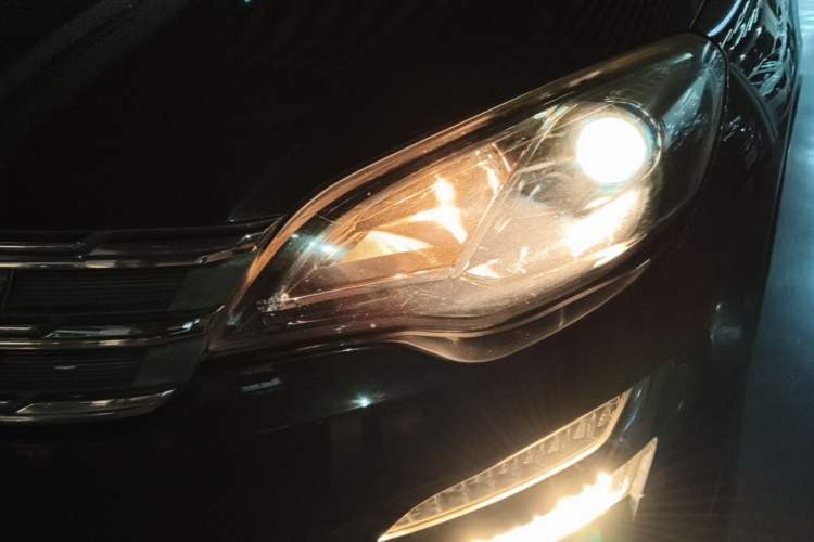 Used Zotye Domy X5 2018 Smart Connect Edition 1.5T CVT Prestige Model Left Front Headlight