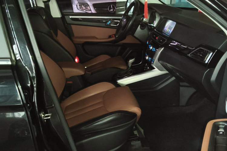 Used Zotye Domy X5 2018 Smart Connect Edition 1.5T CVT Prestige Model Right Front Seat