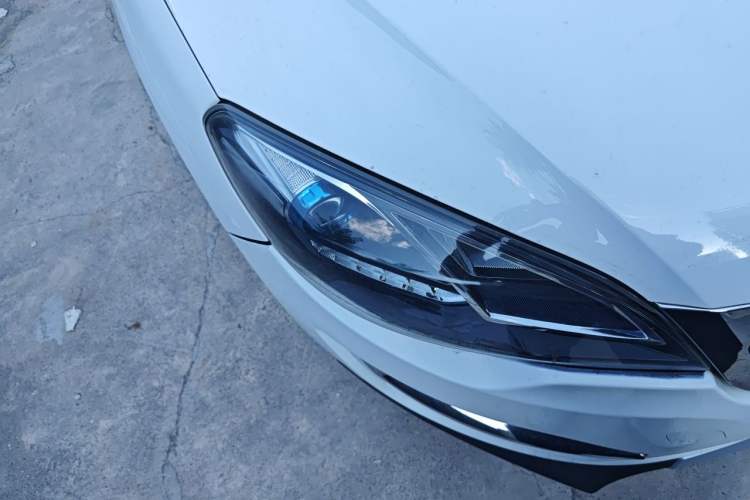 Used Zotye Domy X5 2018 Smart Connect Edition 1.5T CVT Prestige Model Right Front Headlight