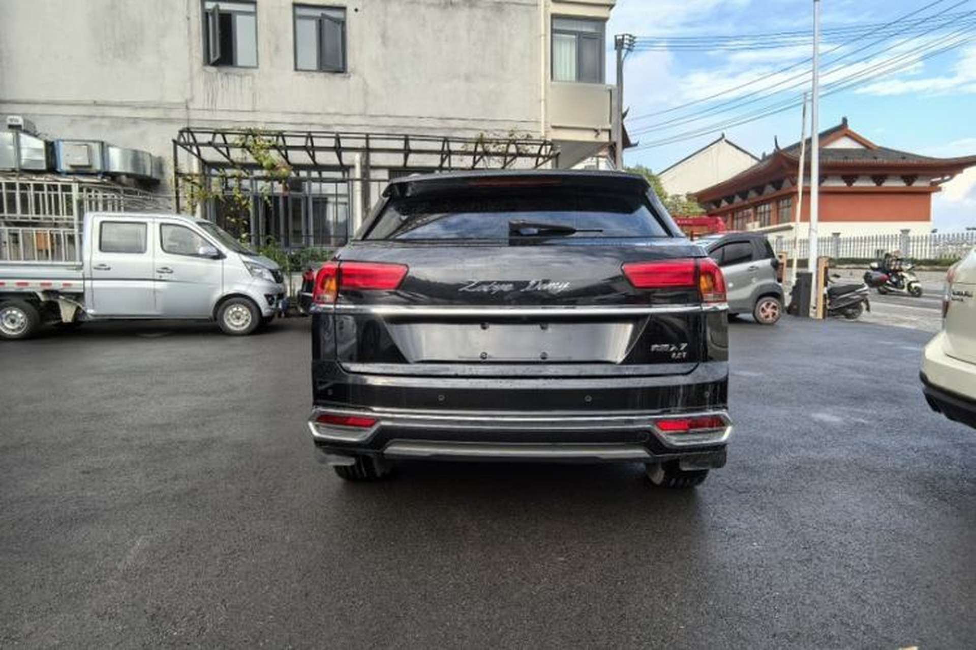 Used Zotye Domy X7 2018 2.0T Automatic Prestige Edition Exterior 3