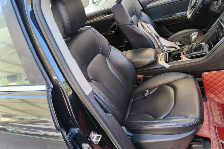 Used Zotye Domy X7 2017 1.8T Manual Luxury Model Right Front Seat