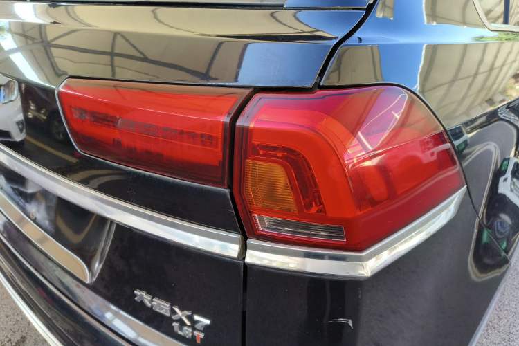 Used Zotye Domy X7 2017 1.8T Manual Luxury Model Right Rear Taillight