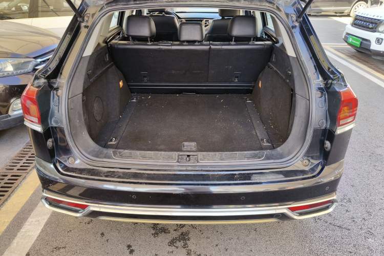 Used Zotye Domy X7 2017 1.8T Manual Luxury Model Trunk