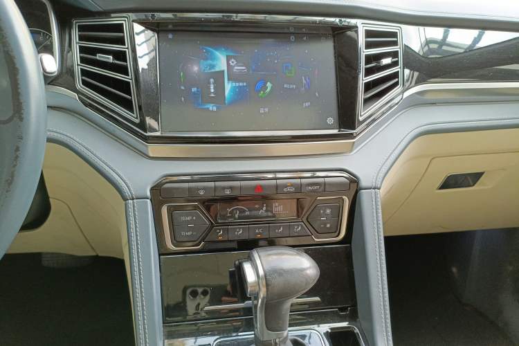 Used Zotye Domy X7 2017 Upgraded Edition 1.8T DCT Huashan Model Audio And AC Panel